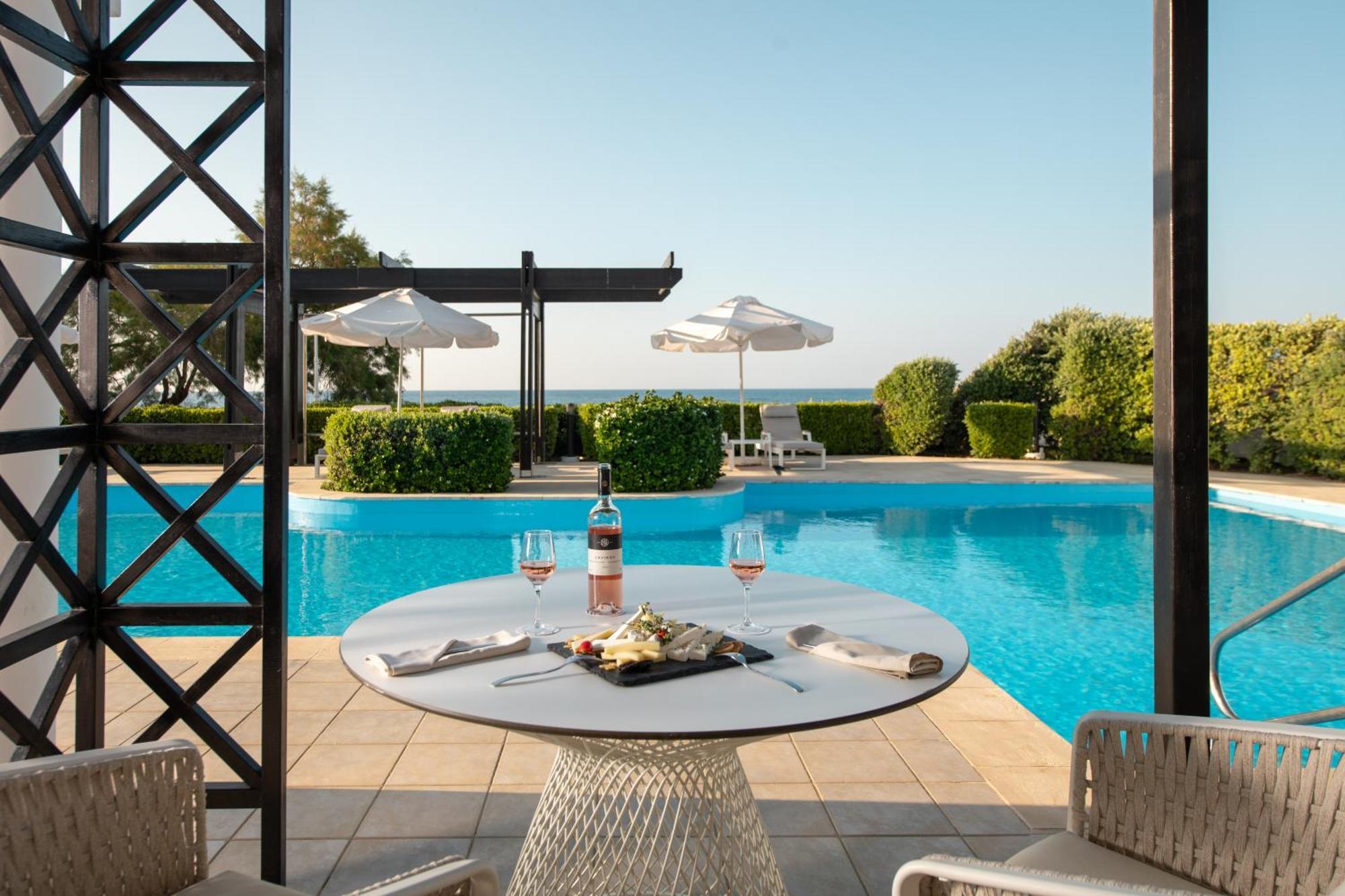 Курортный комплекс Mitsis Royal Mare 5*